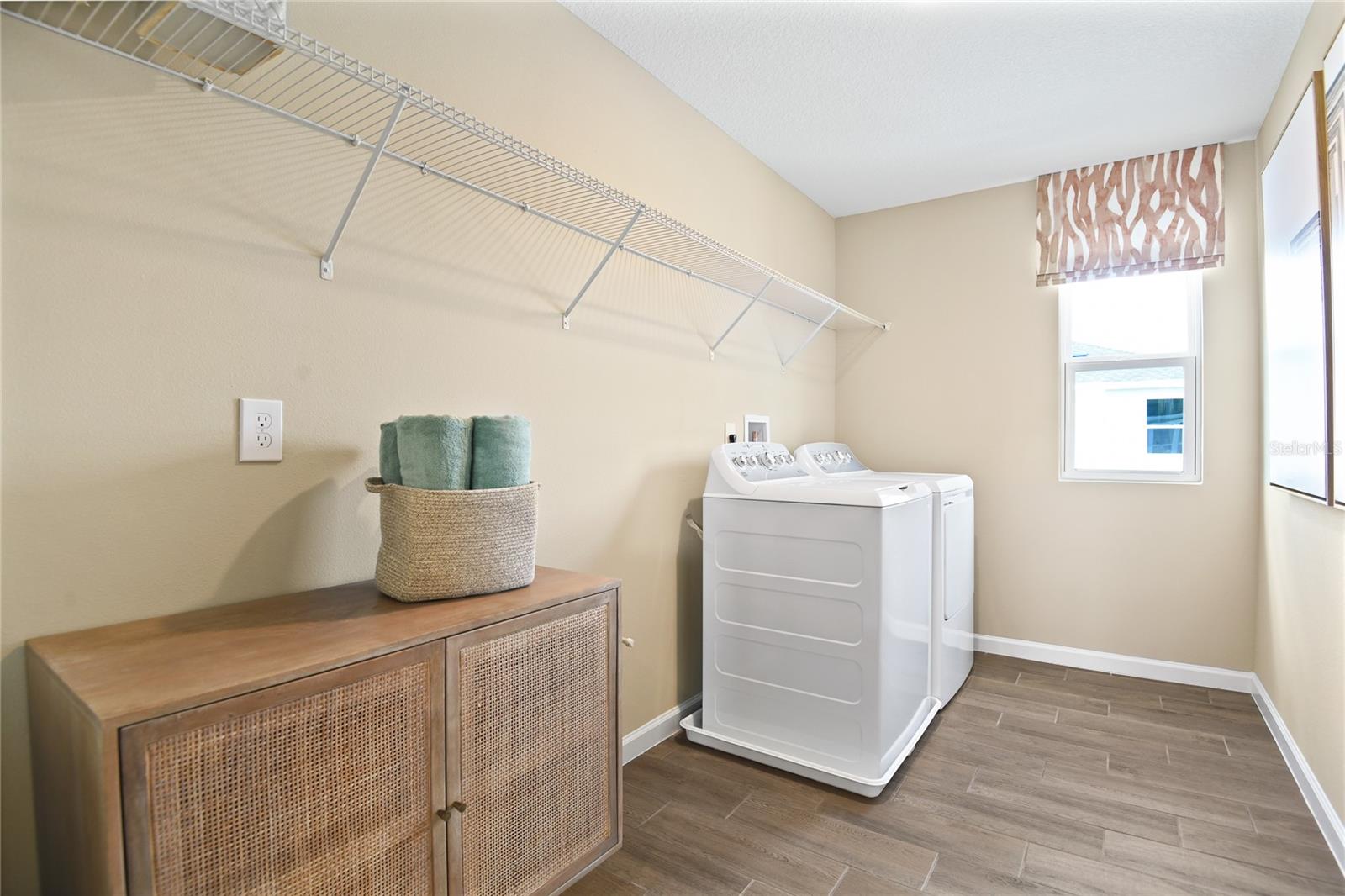 Image 16 of 19 For 2529 29th Lane E