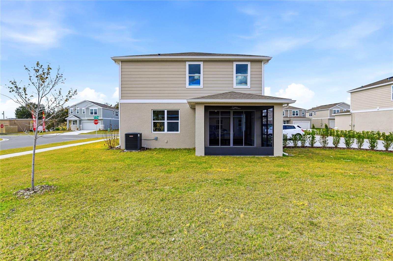 Image 18 of 19 For 2529 29th Lane E