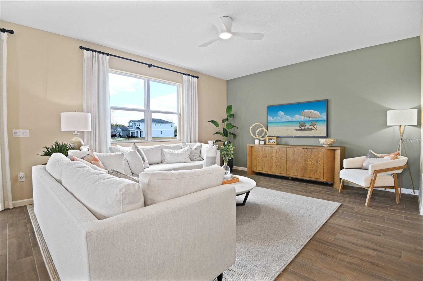 Image 8 of 19 For 2529 29th Lane E