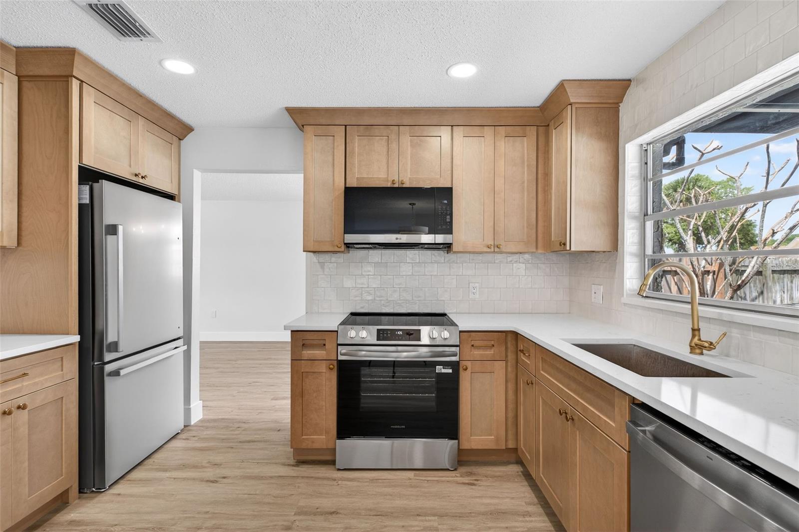 Image 3 of 20 For 180 Florida Boulevard