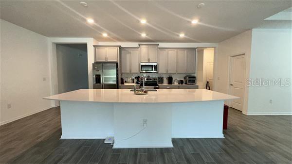 Image 4 of 20 For 6326 Lakepine Street