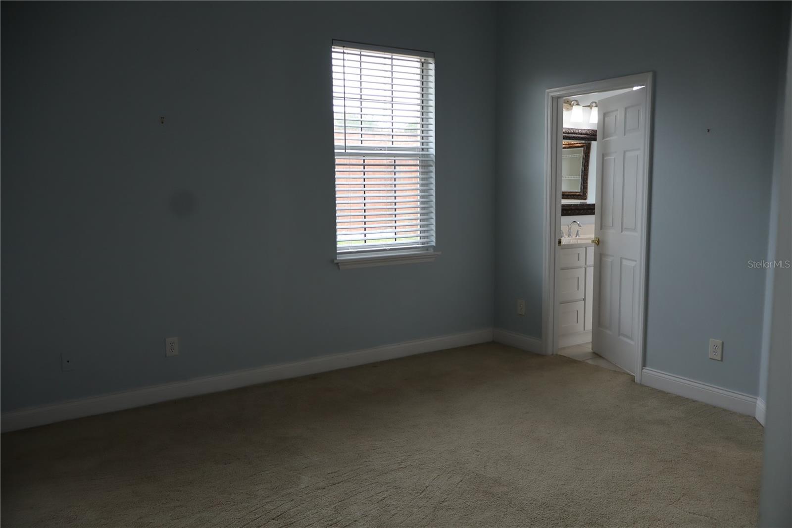 Image 3 of 15 For 10842 Woodchase Circle