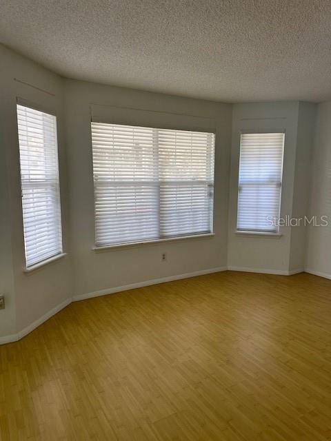 Image 6 of 30 For 6926 Thousand Oaks Road
