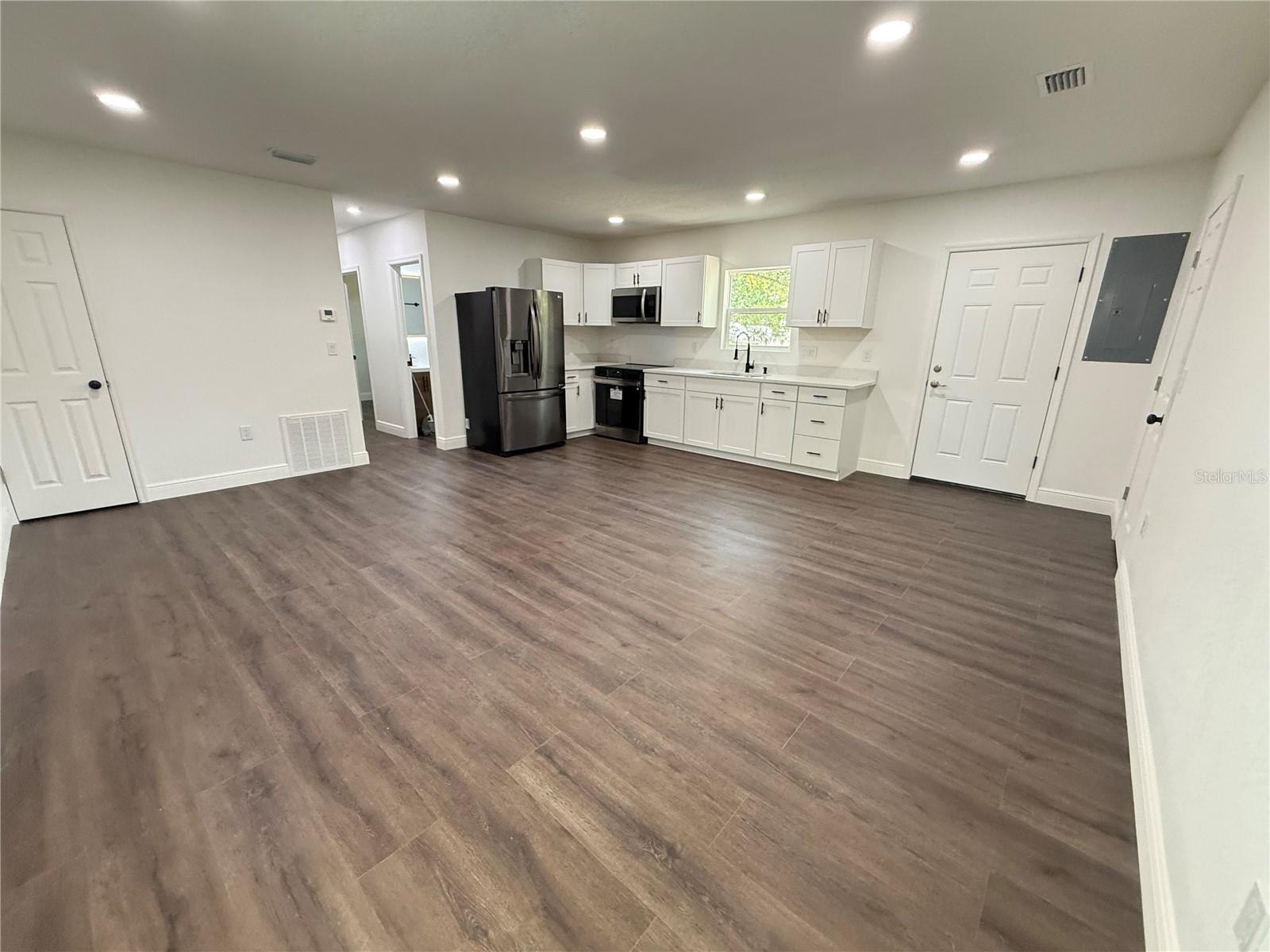 Image 4 of 36 For 120 Herrick Street