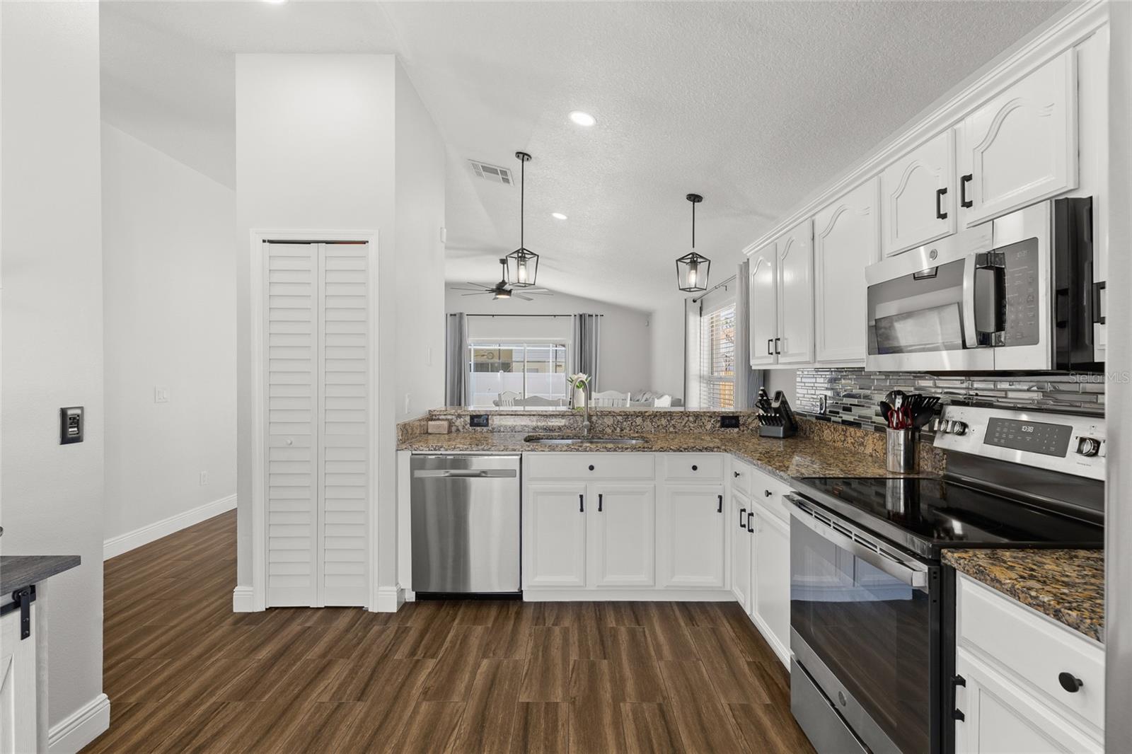 Image 9 of 37 For 4900 Sausalito Lane