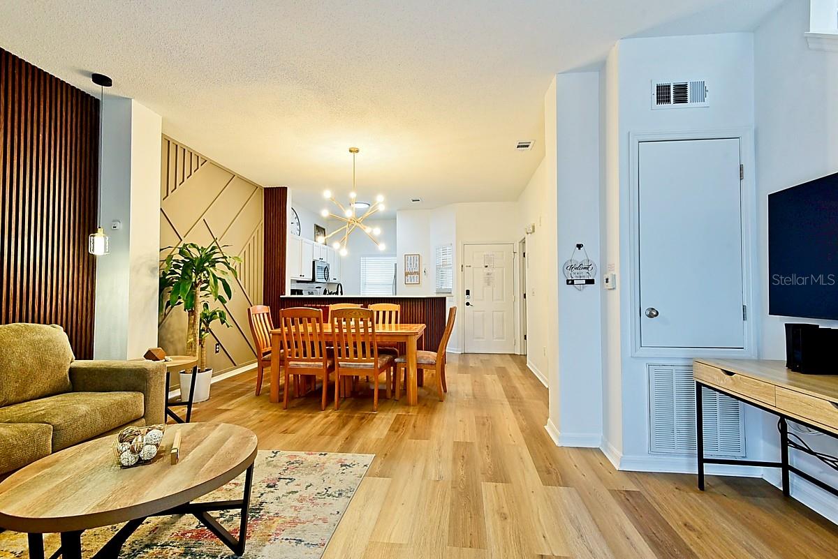 Image 11 of 49 For 1043 Park Ridge Circle