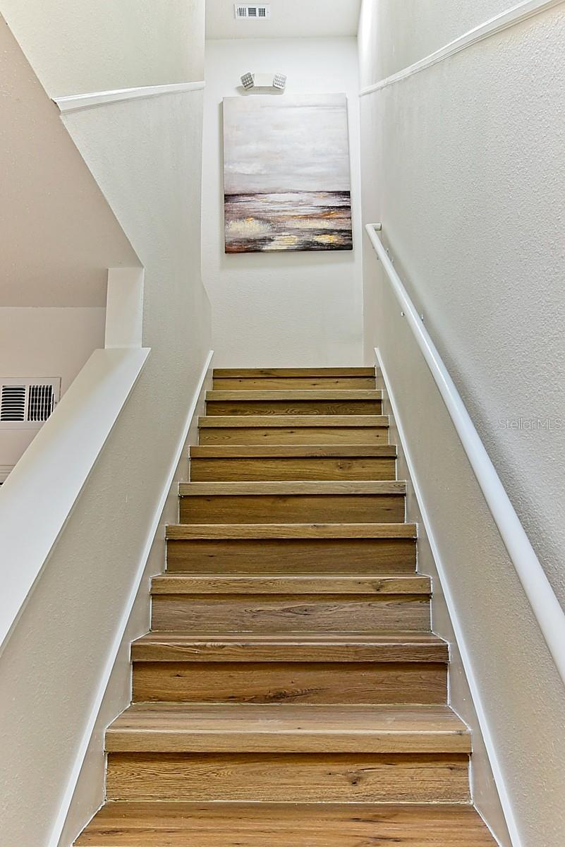 Image 13 of 49 For 1043 Park Ridge Circle