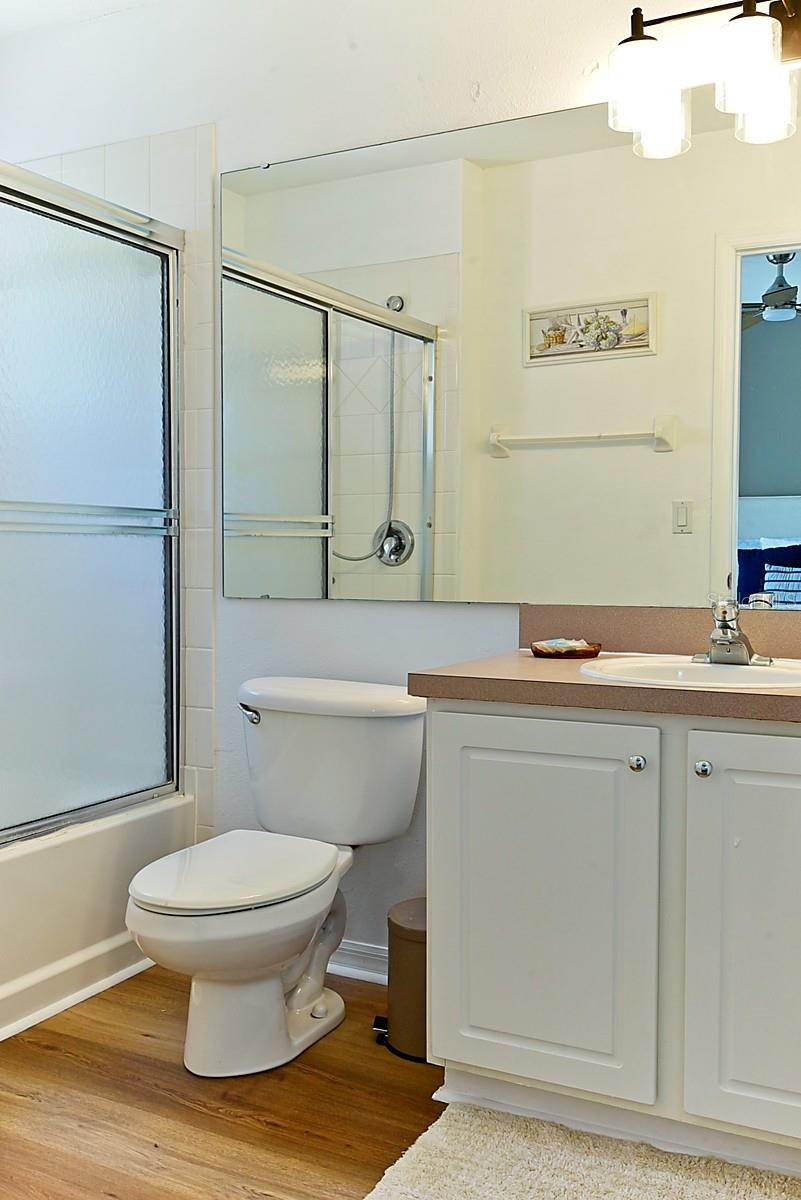 Image 17 of 49 For 1043 Park Ridge Circle