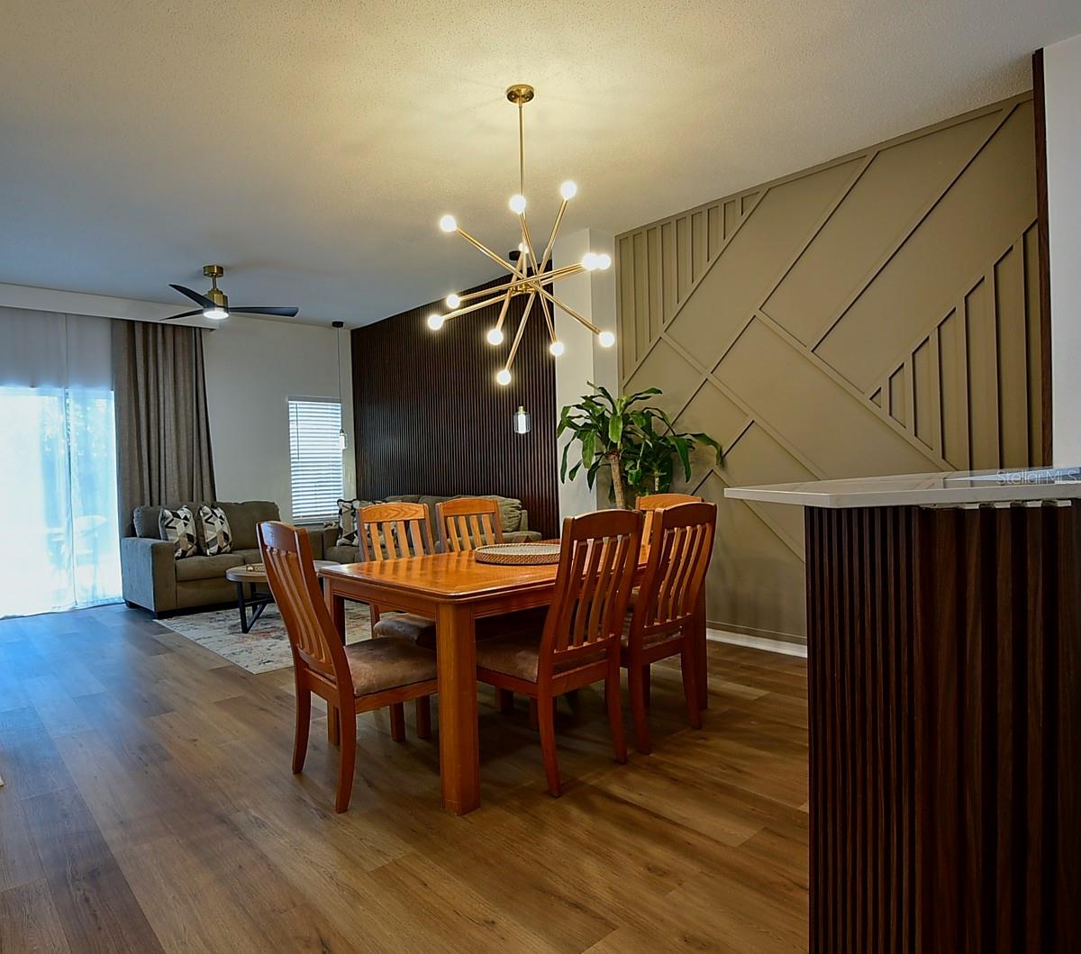 Image 3 of 49 For 1043 Park Ridge Circle