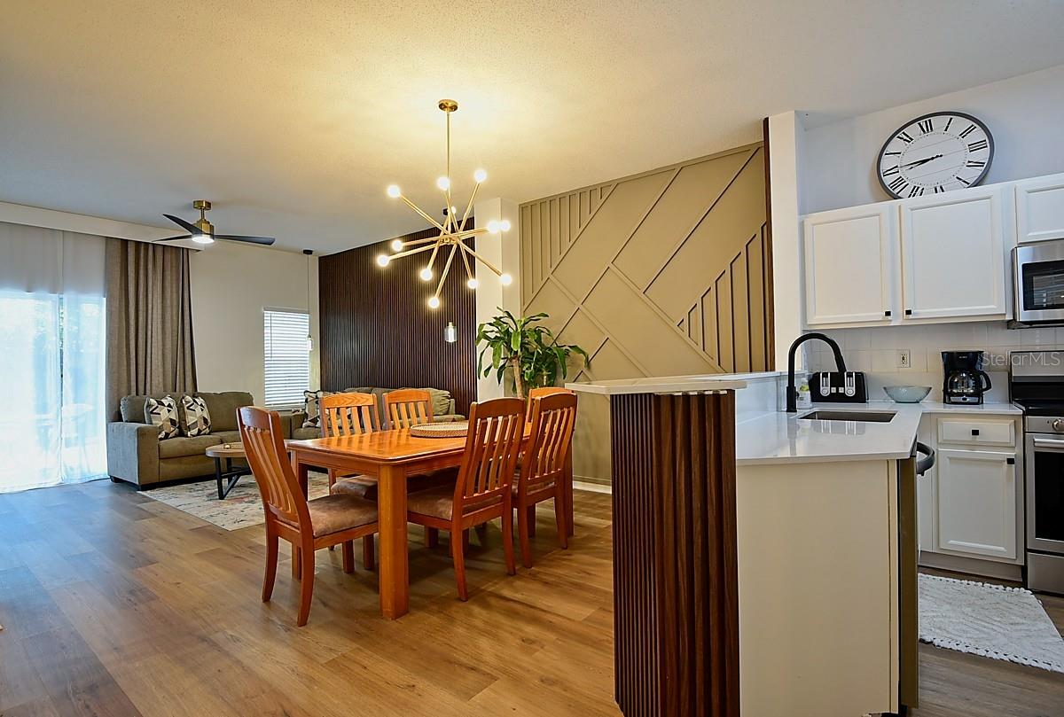 Image 4 of 49 For 1043 Park Ridge Circle