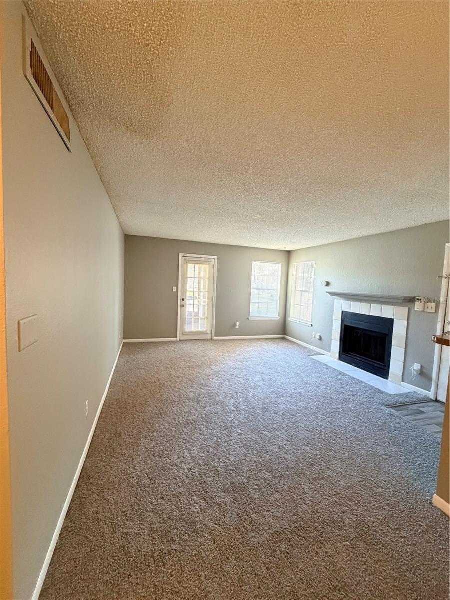 Image 2 of 12 For 4367 Thornbriar Lane 107