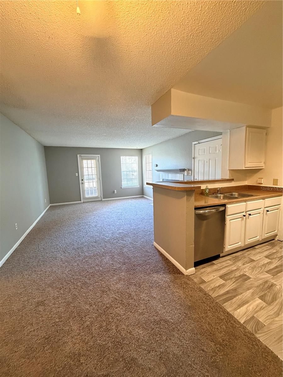 Image 4 of 12 For 4367 Thornbriar Lane 107