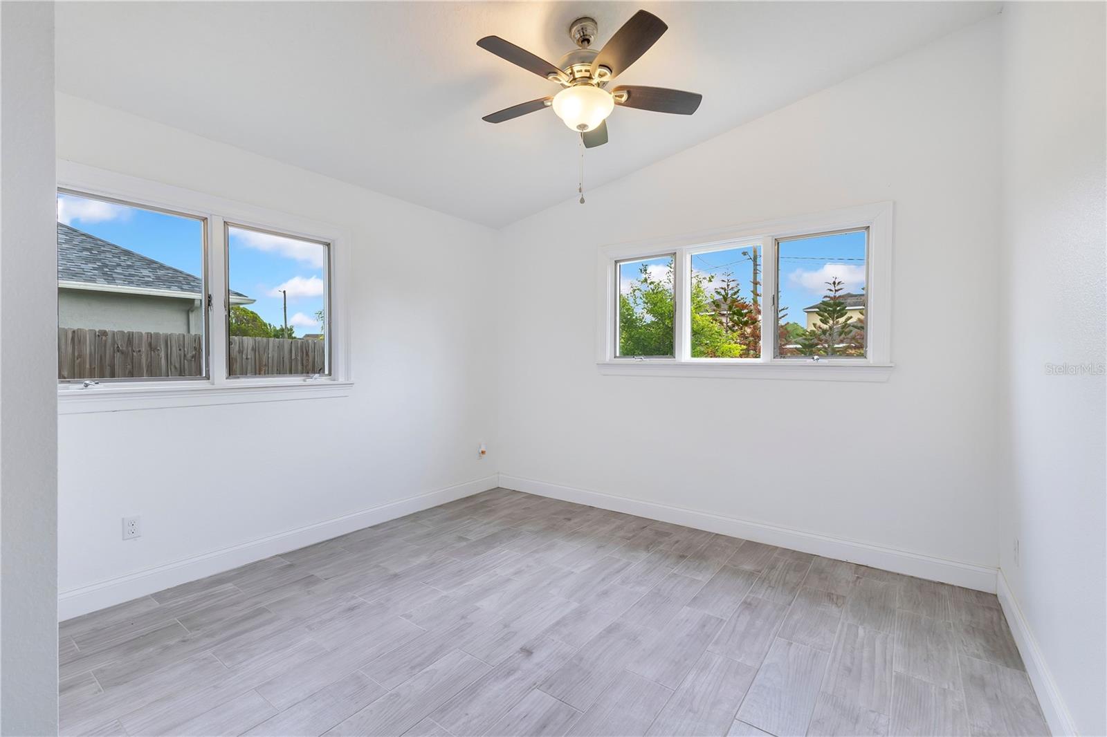 Image 10 of 24 For 1448 Flamingo Drive