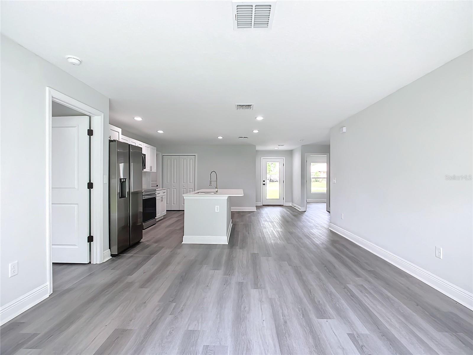 Image 11 of 42 For 13609 53rd Avenue