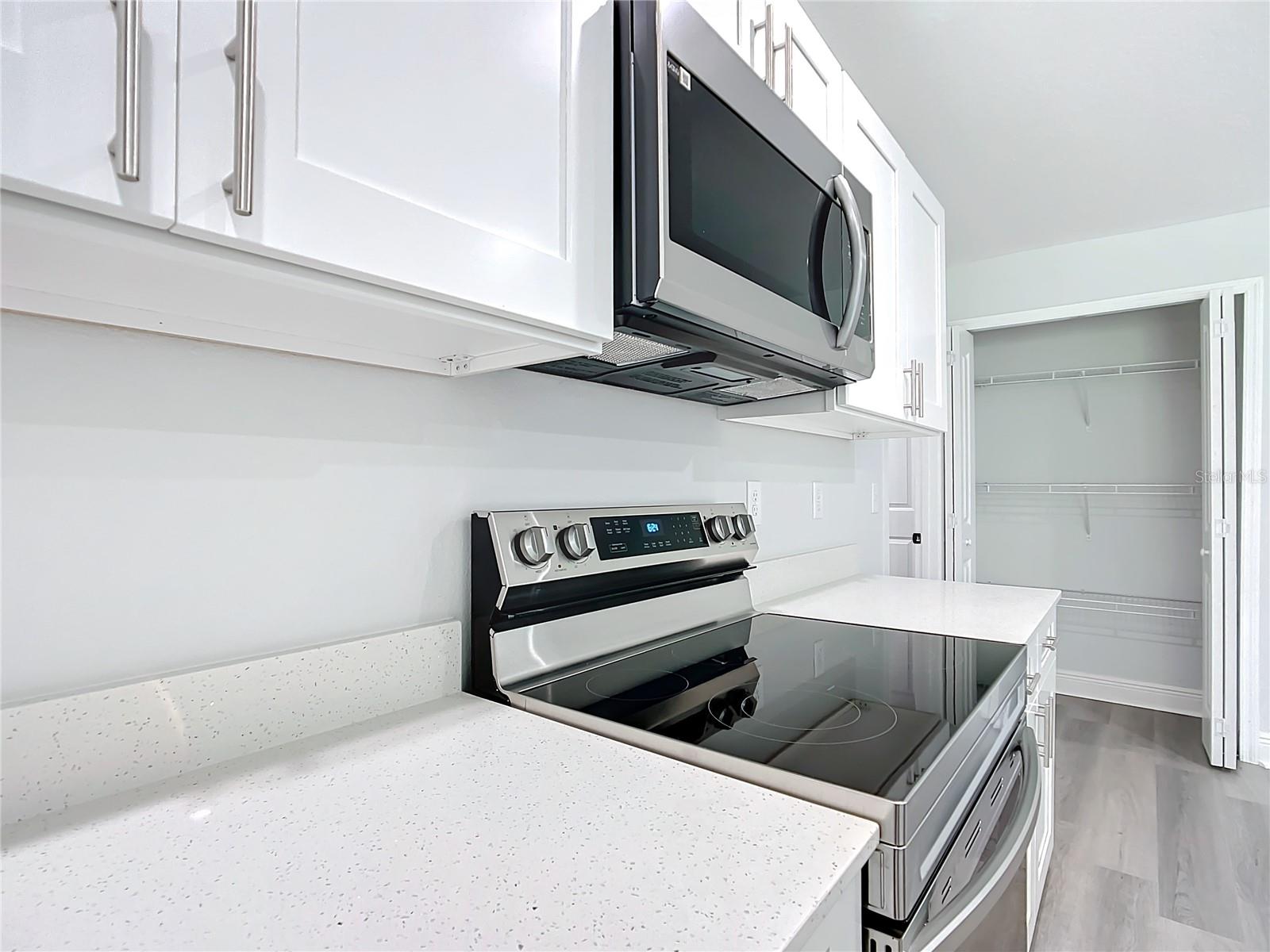 Image 8 of 42 For 13609 53rd Avenue