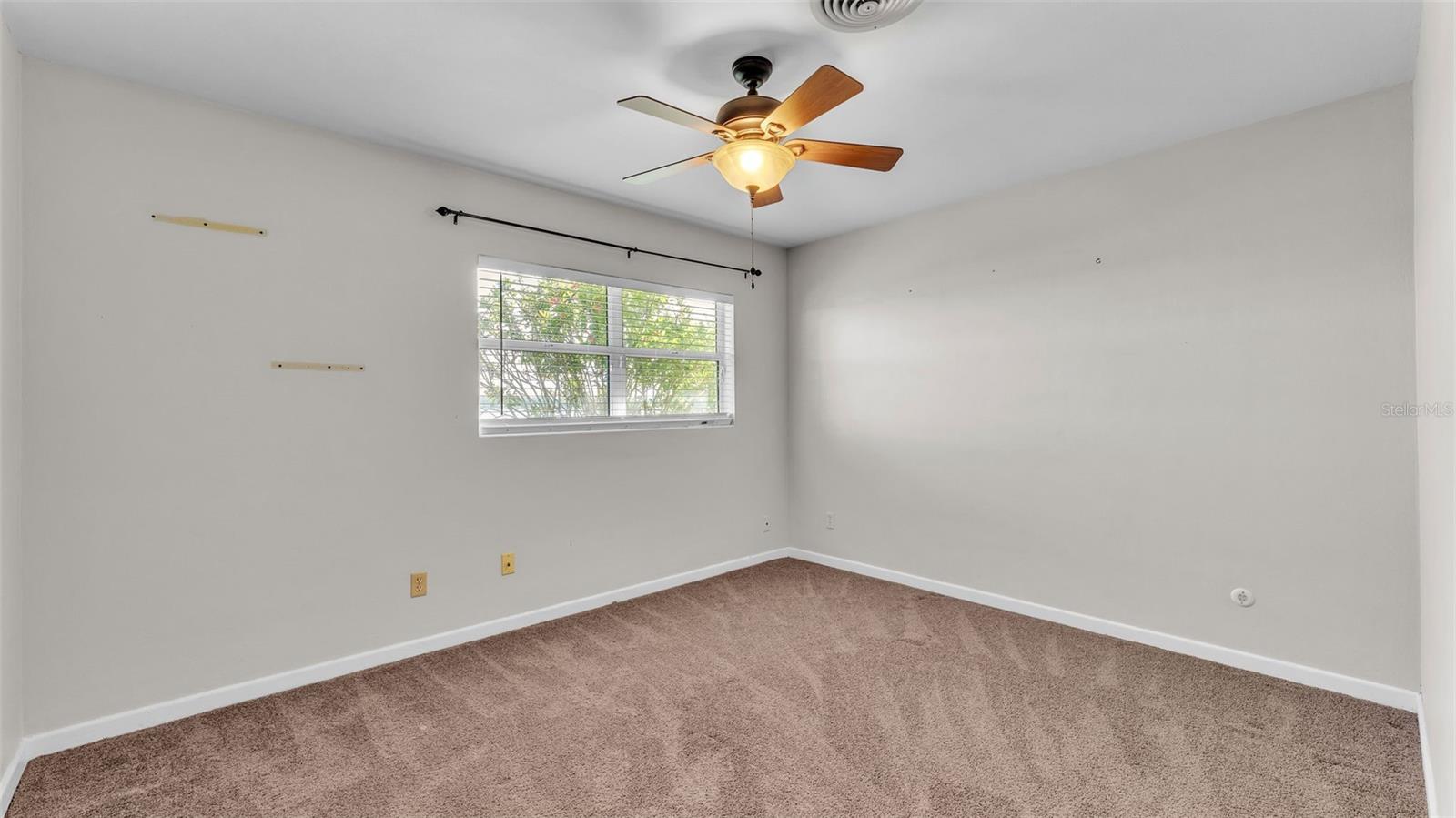 Image 31 of 48 For 274 Paradise Island Drive