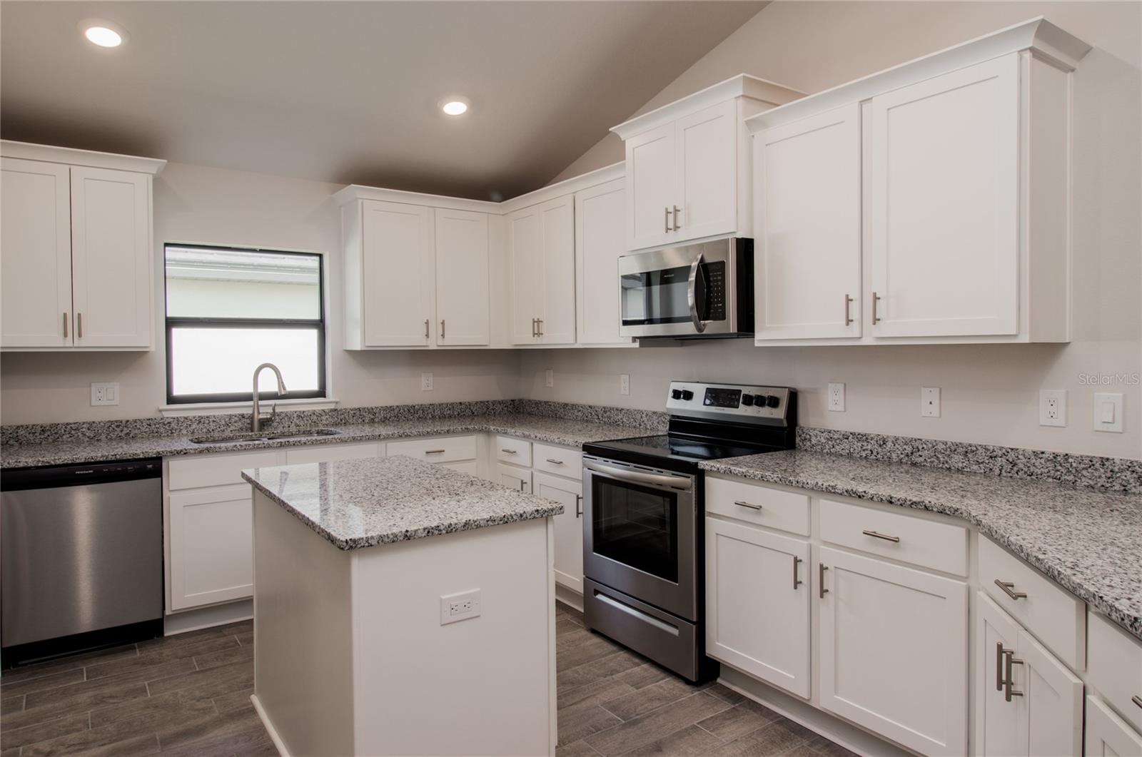 Image 13 of 30 For 4687 Grandview Glen Drive