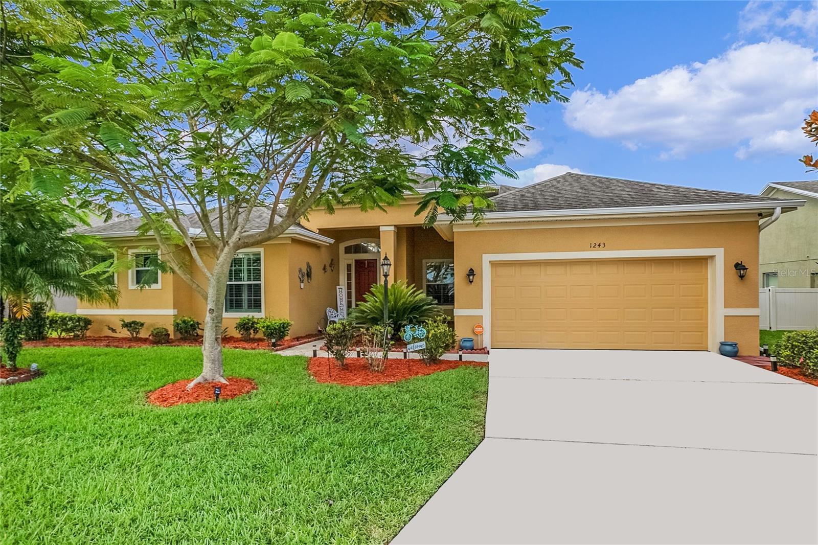 Details for 1243 Evergreen Park Cir, LAKELAND, FL 33813