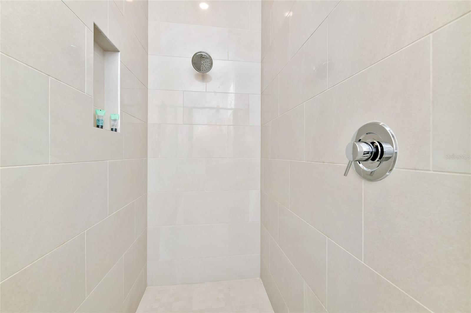 Image 21 of 36 For 7770 Sandy Ridge Drive 115