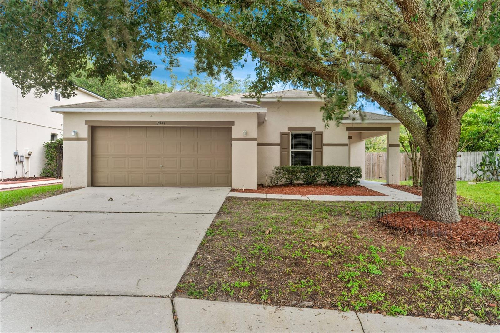 Details for 7444 Hunters Greene Circle, LAKELAND, FL 33810