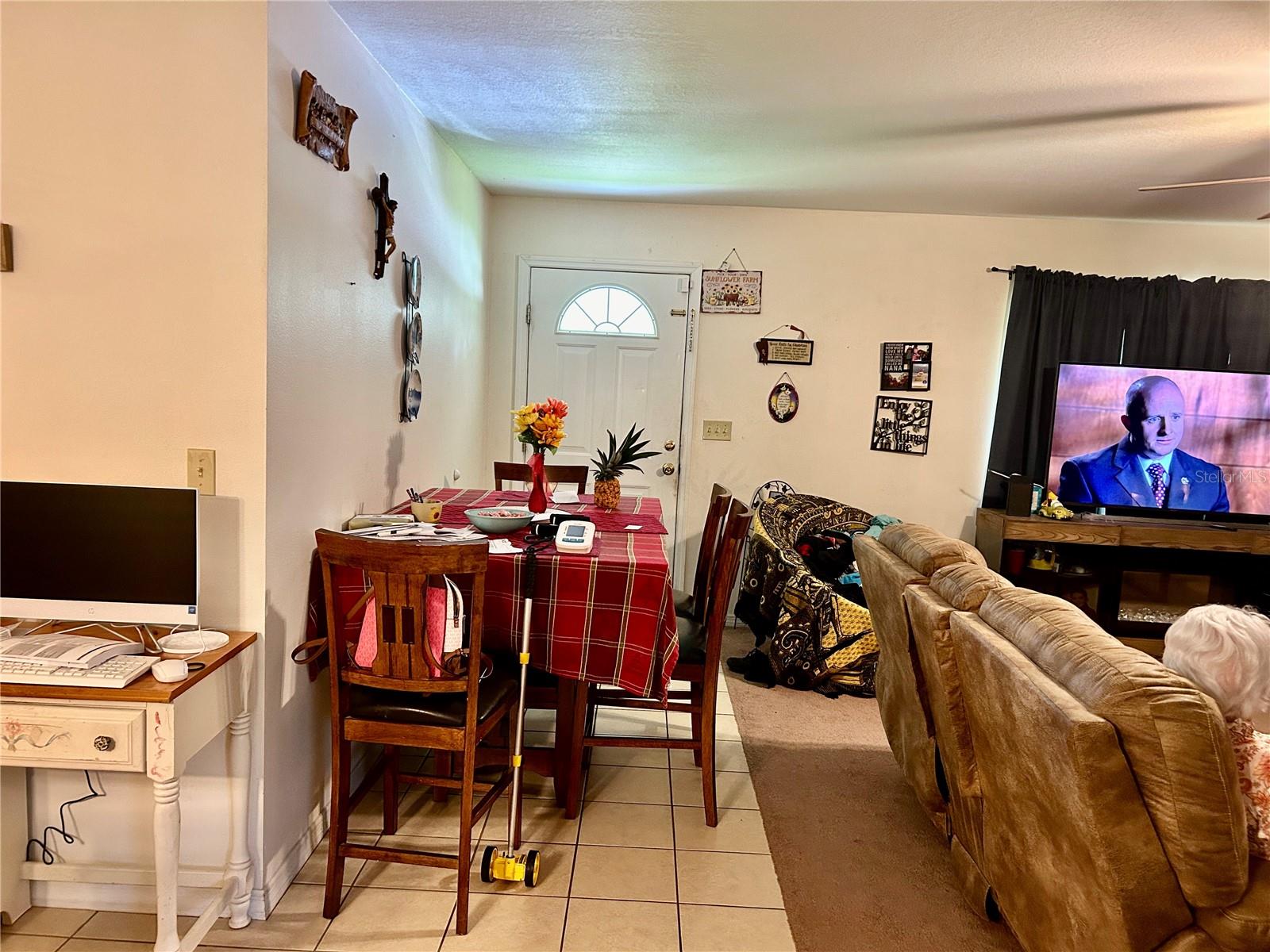 Image 3 of 45 For 3456 Elm Street