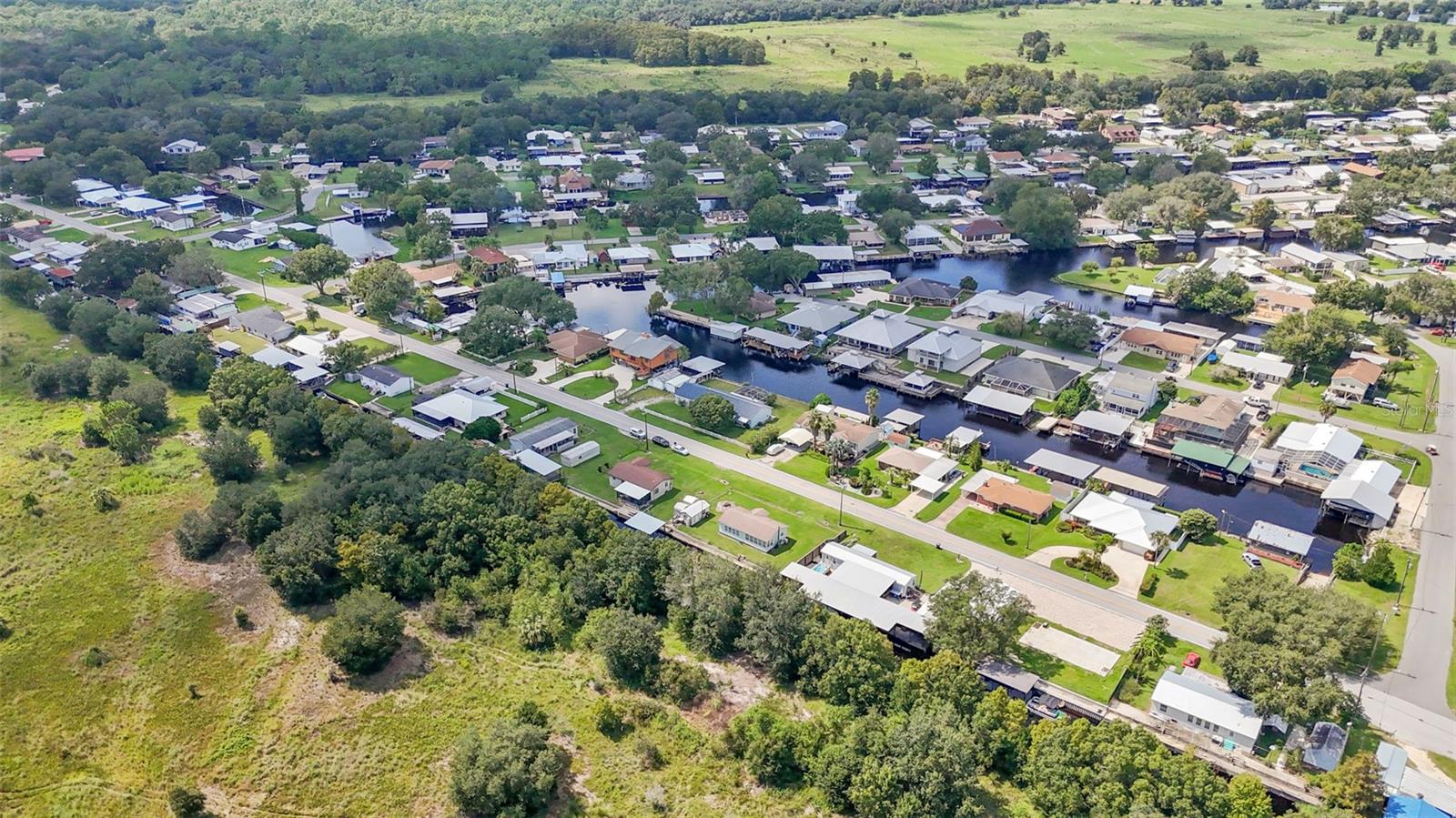 Image 31 of 40 For 13958 Hatchineha Road
