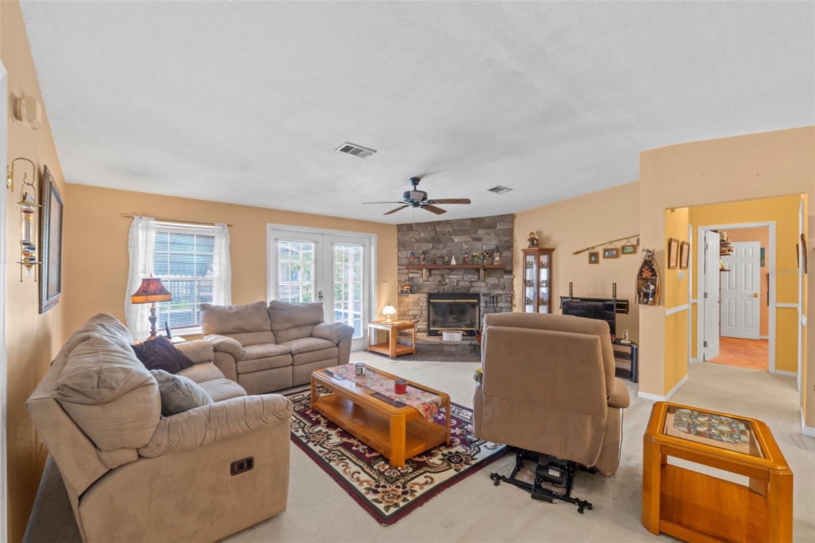 Image 6 of 40 For 13958 Hatchineha Road