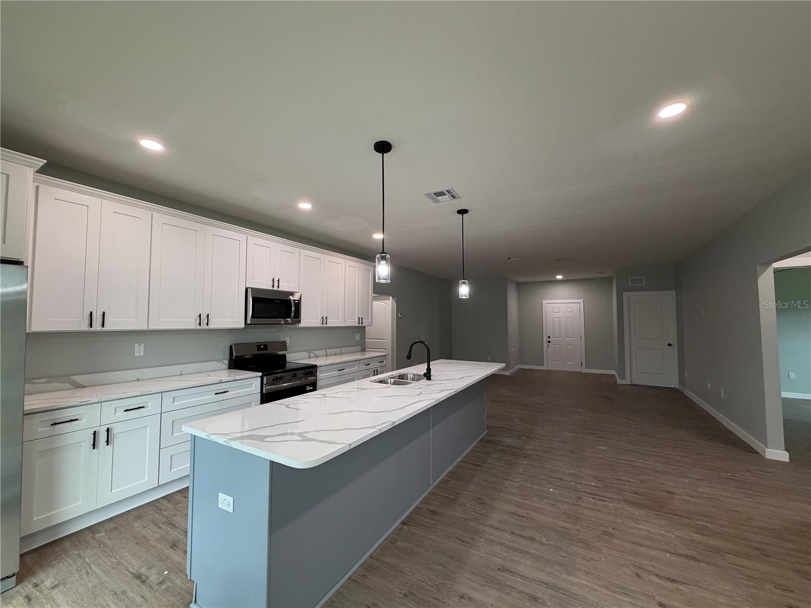 Image 8 of 16 For 2626 Magnolia Circle