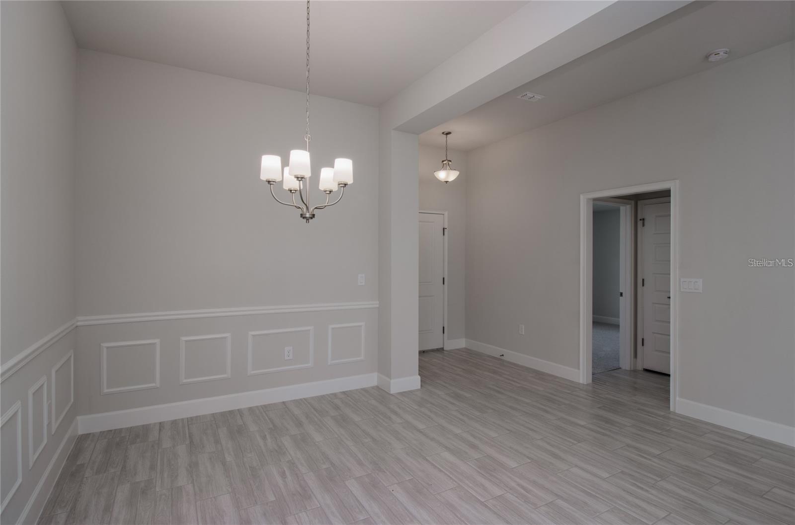 Listing photo id 9 for 4645 Grandview Glen Dr
