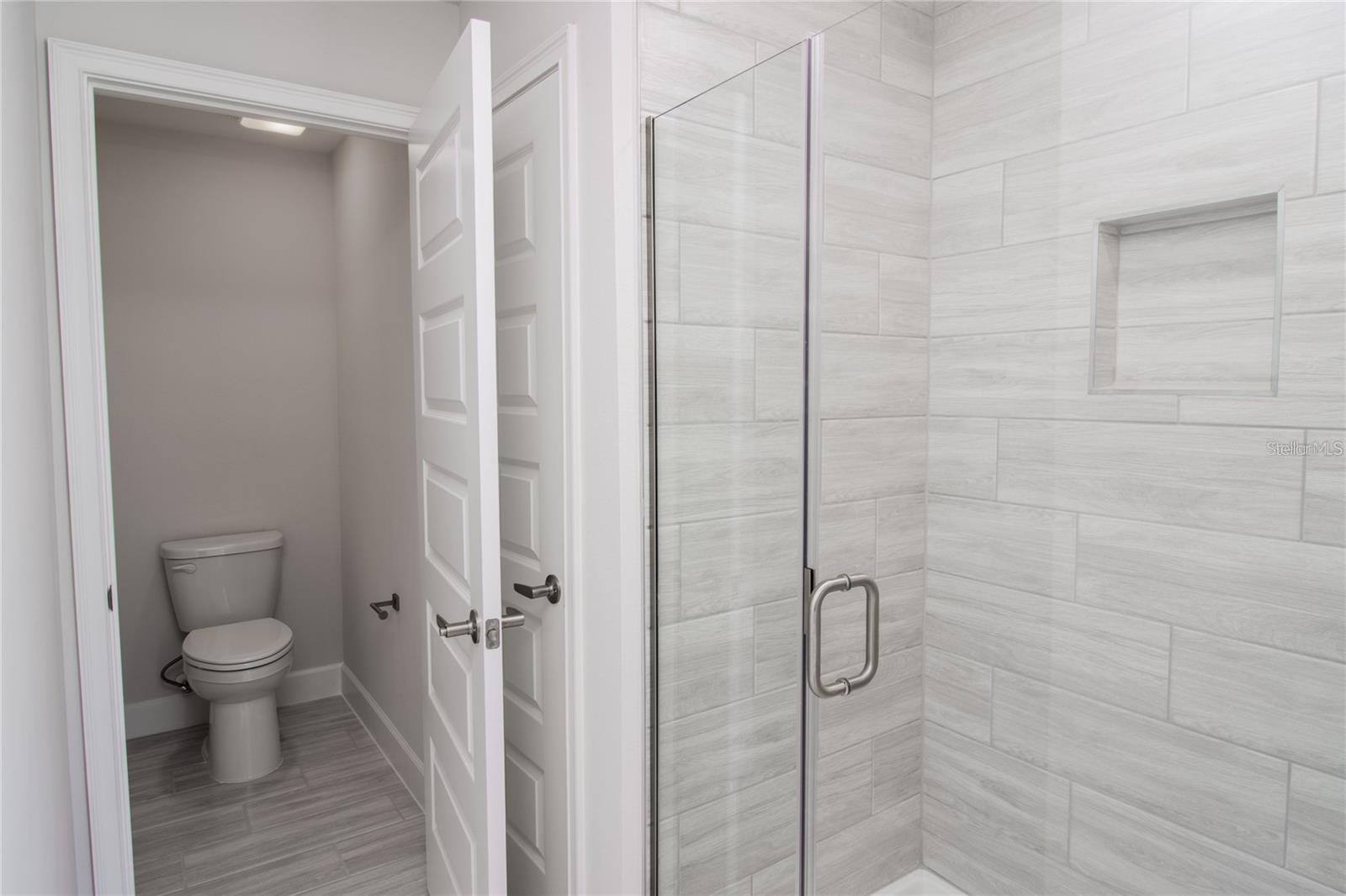 Listing photo id 16 for 4645 Grandview Glen Dr