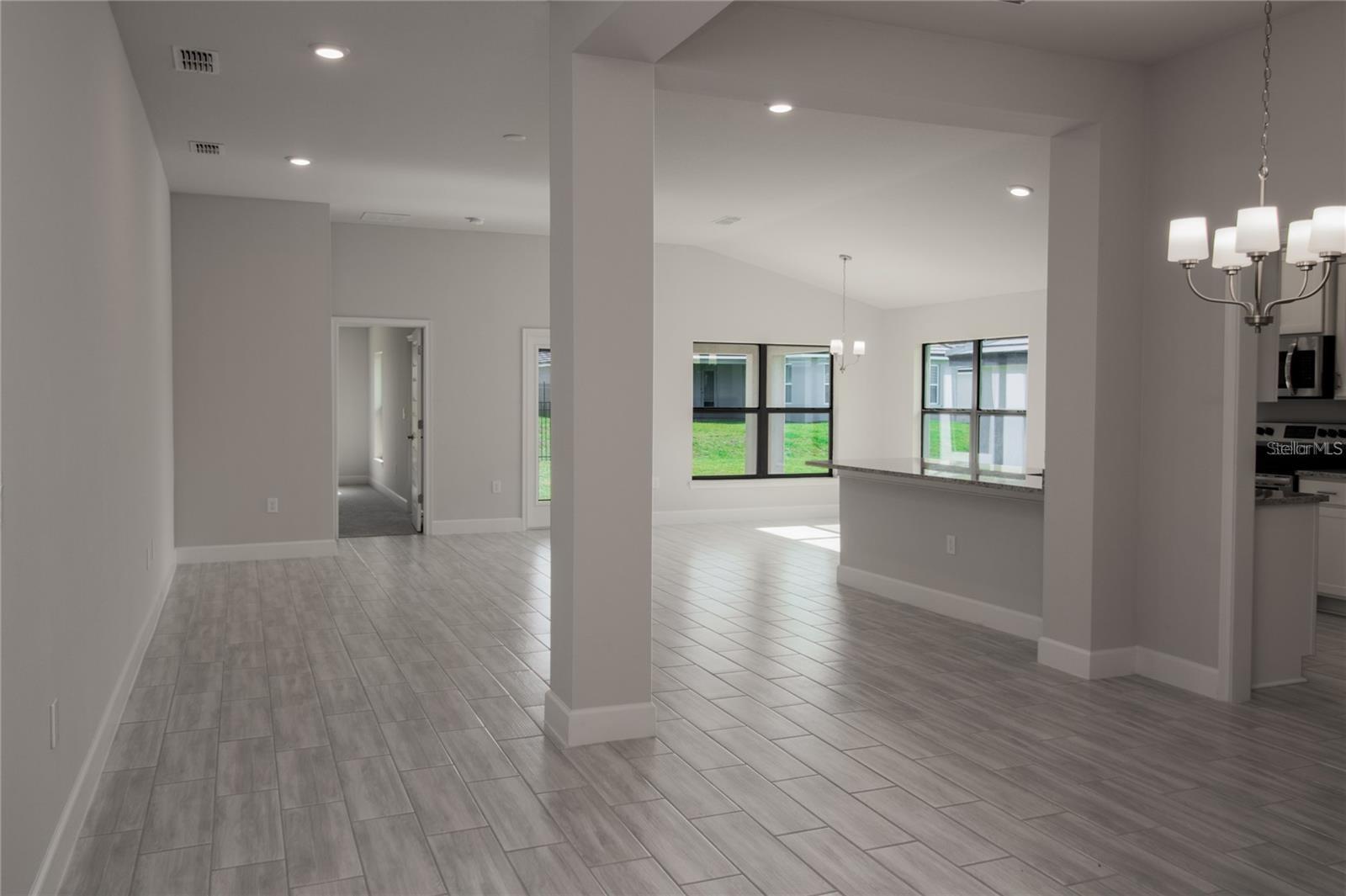 Listing photo id 3 for 4645 Grandview Glen Dr