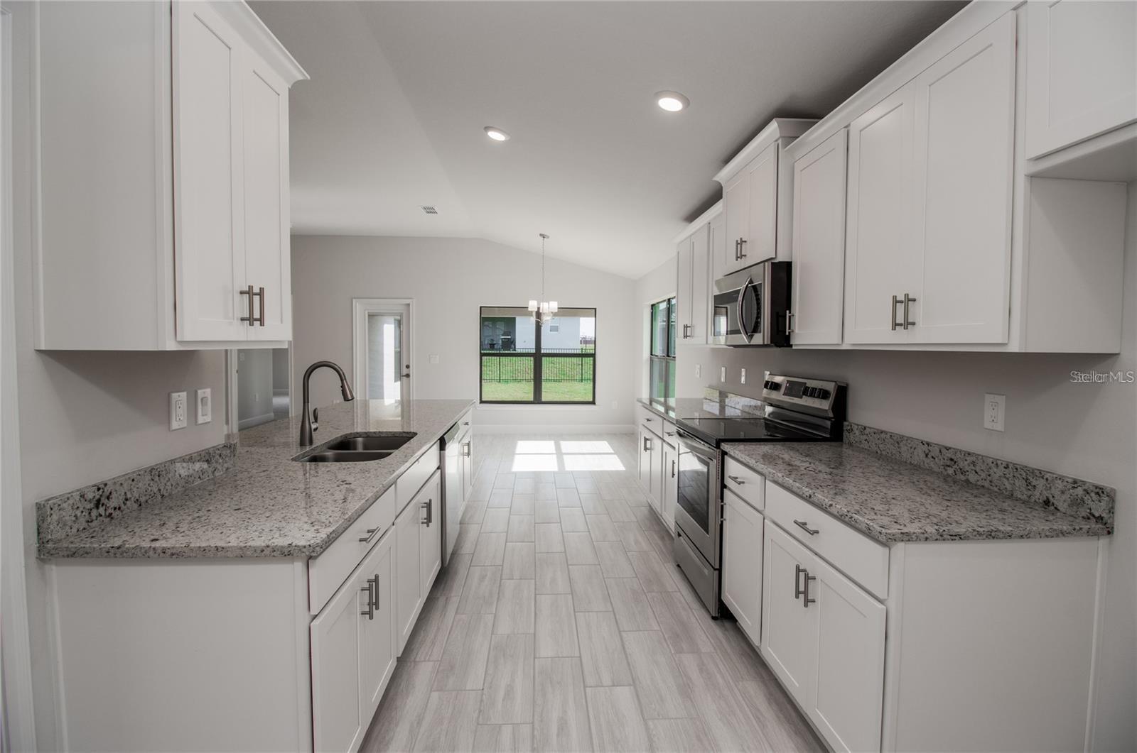 Listing photo id 6 for 4645 Grandview Glen Dr