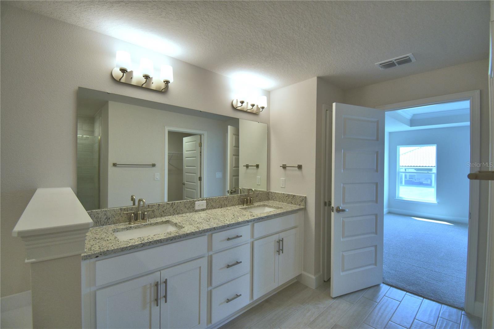 Image 25 of 74 For 5114 Villa Crest Way