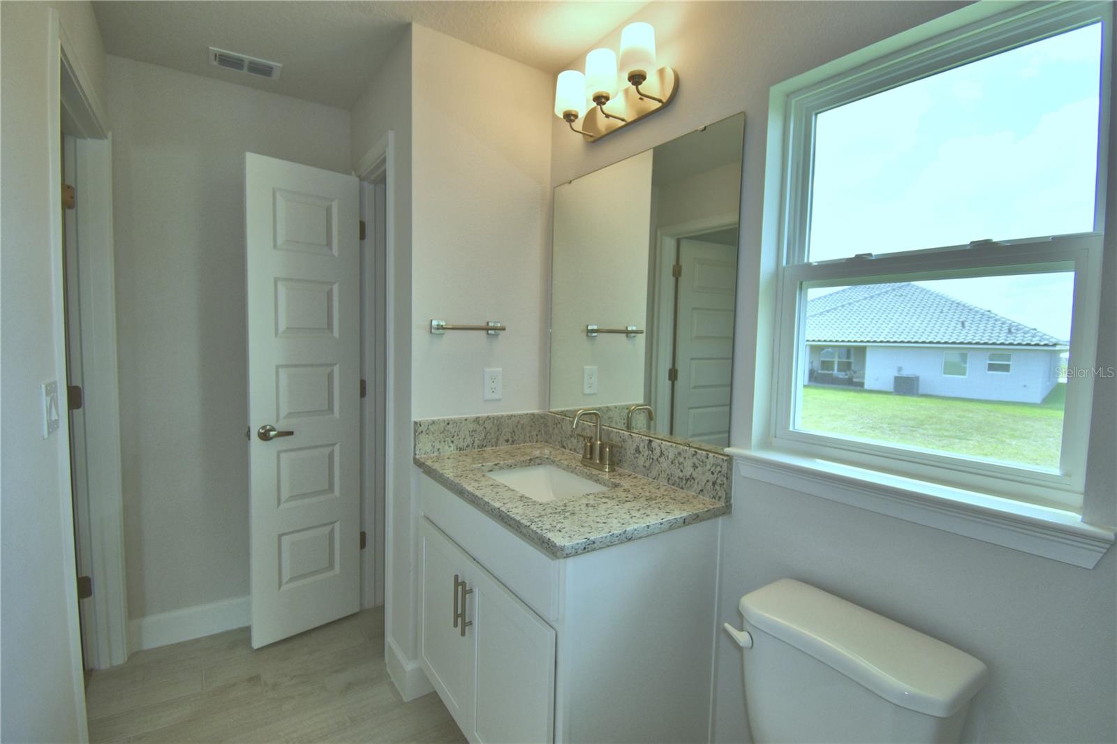 Image 31 of 74 For 5114 Villa Crest Way