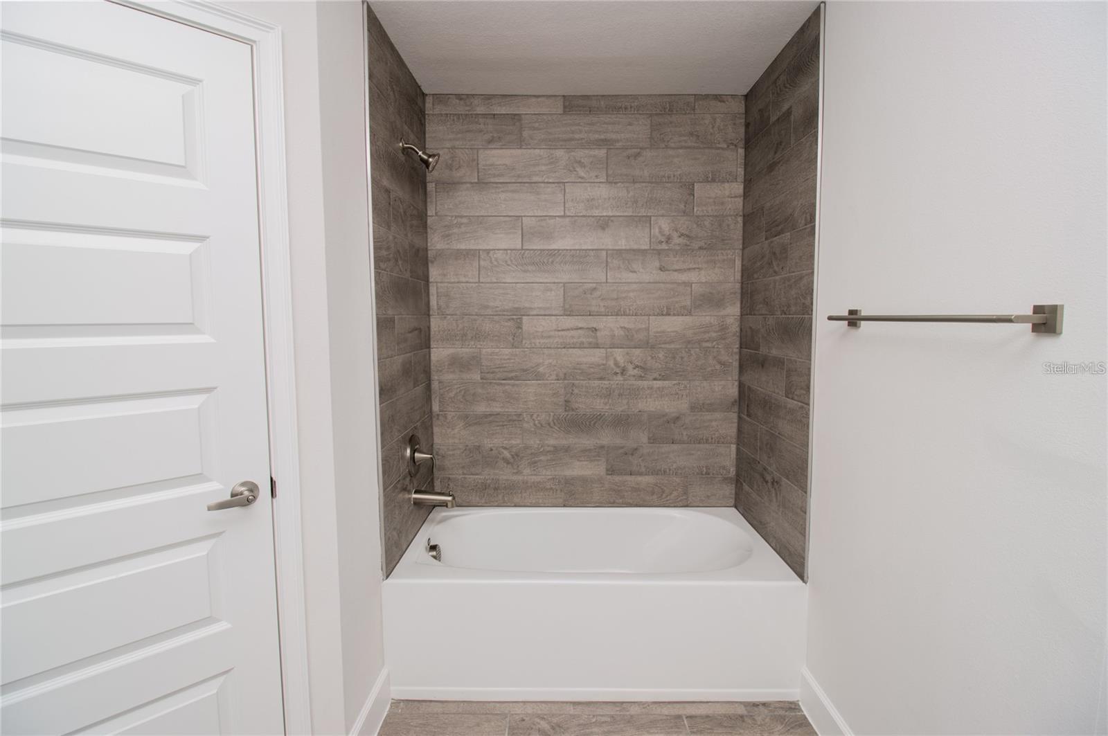 Image 18 of 23 For 5108 Villa Crest Way