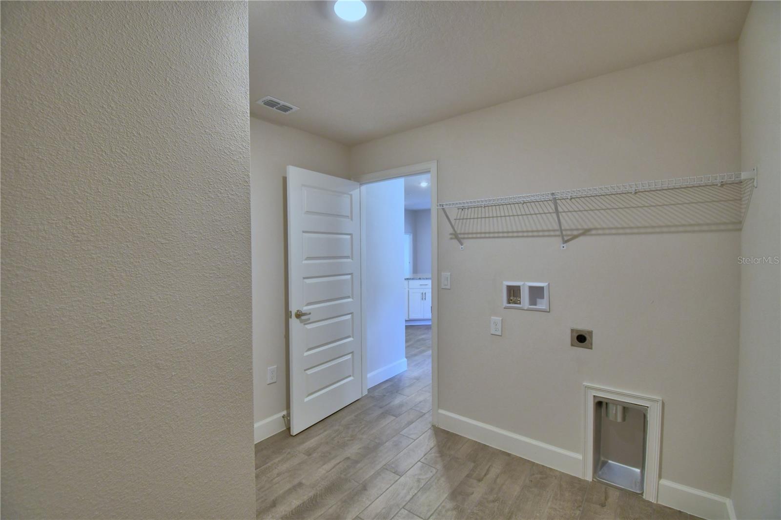 Image 40 of 73 For 5108 Villa Crest Way