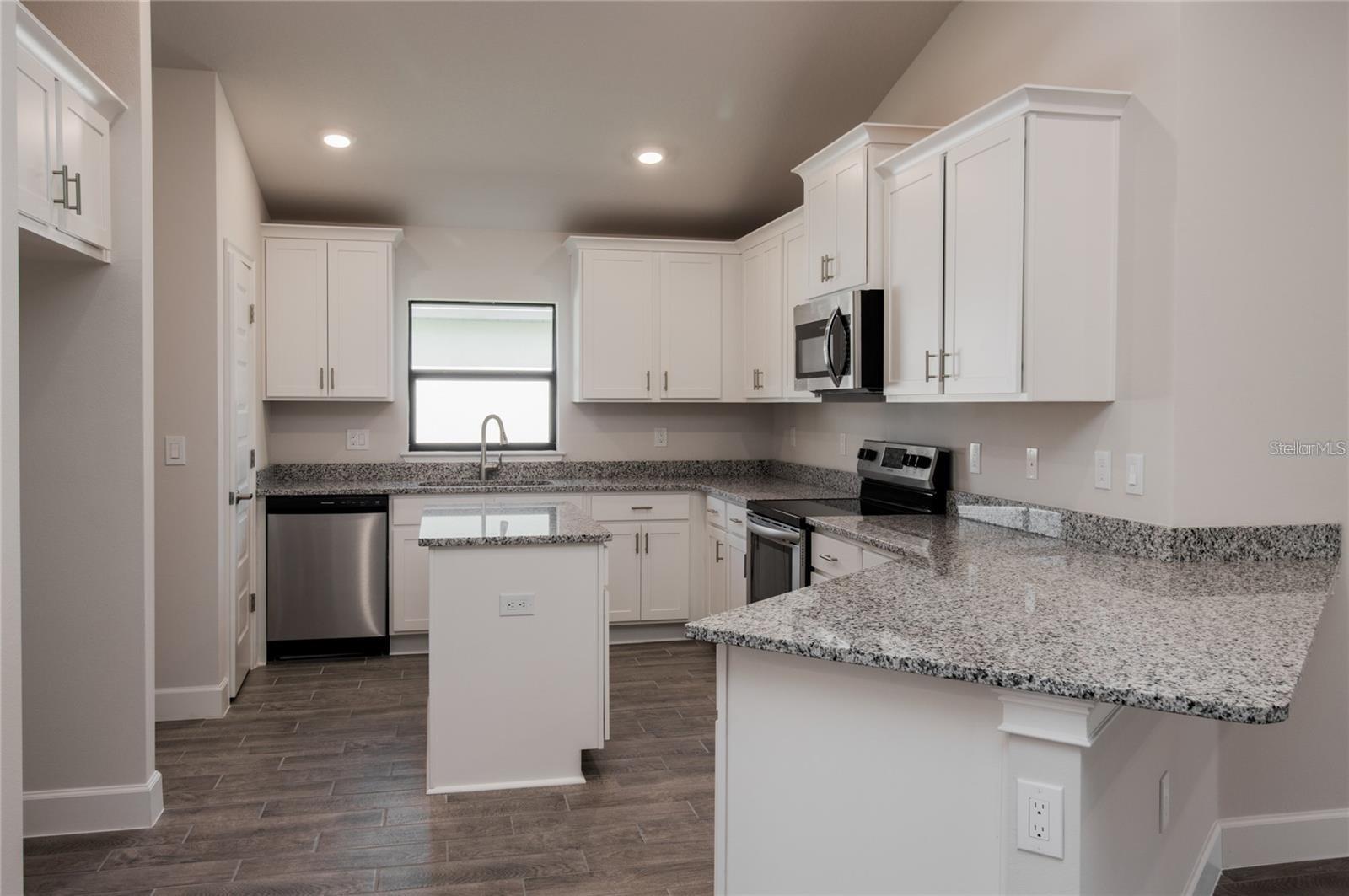 Image 6 of 23 For 5108 Villa Crest Way
