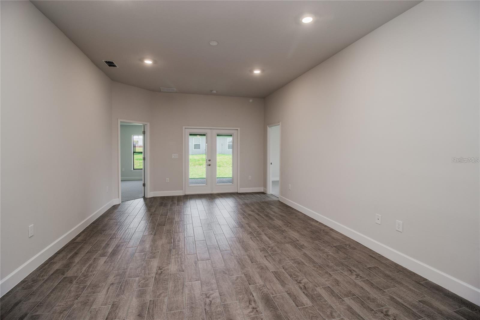 Image 9 of 23 For 5108 Villa Crest Way