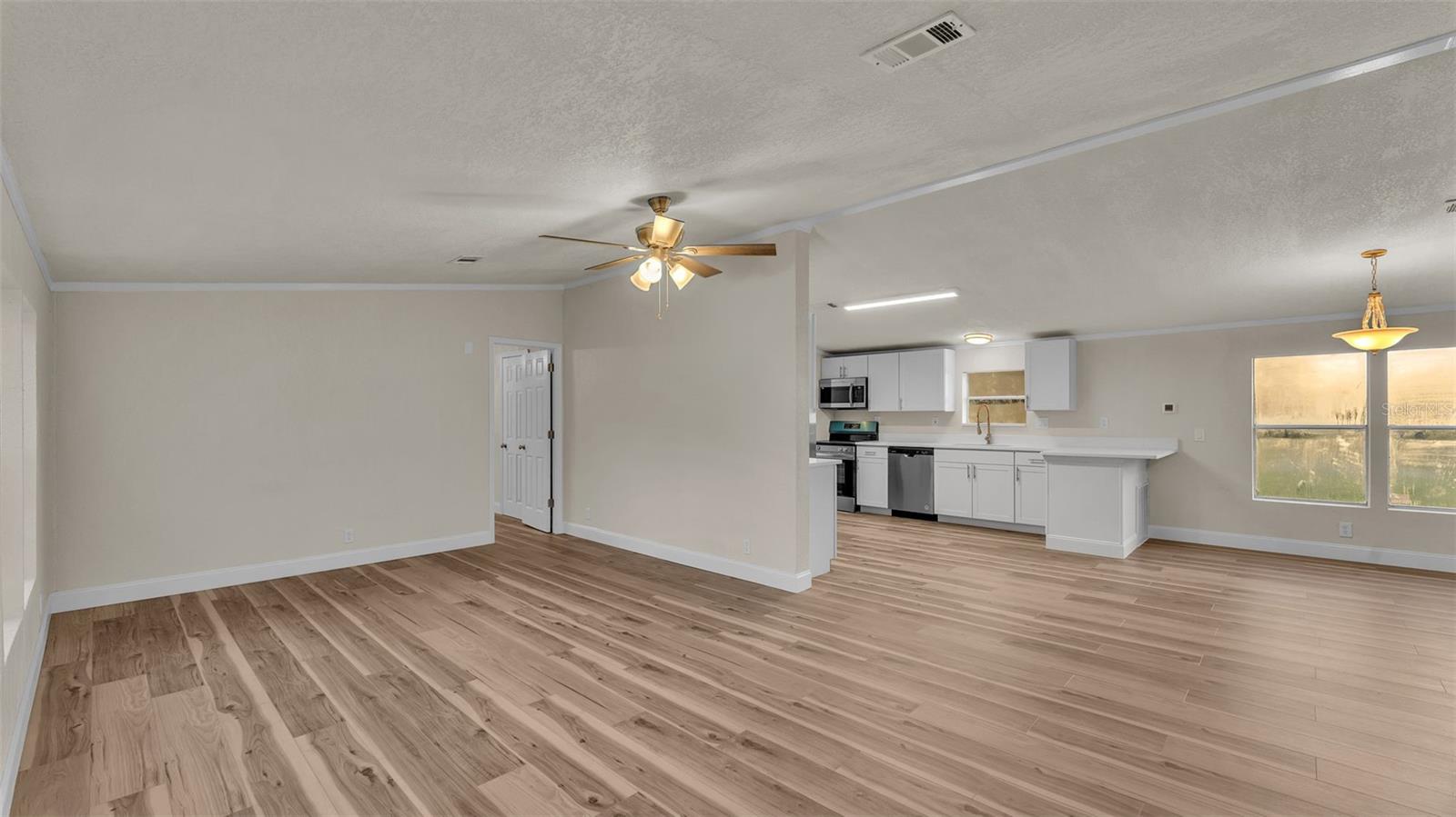 Image 11 of 23 For 18325 Boyette Road