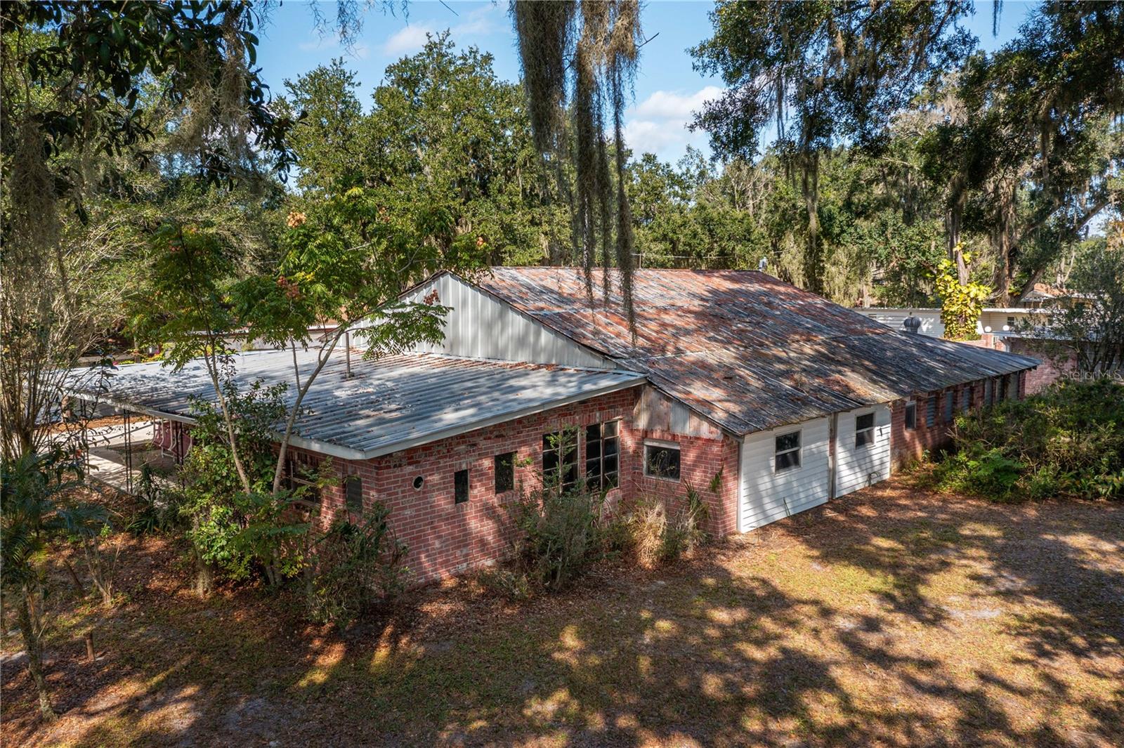 Listing photo id 16 for 4911 Sam Allen Road