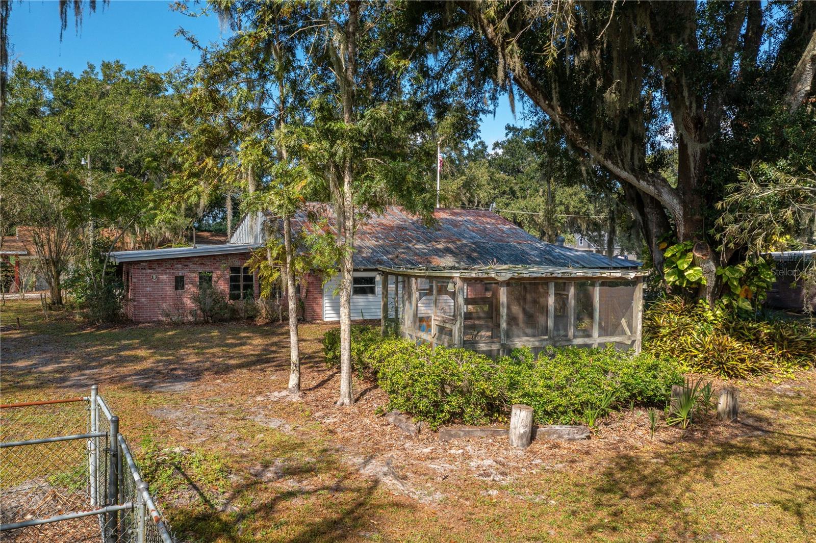 Listing photo id 17 for 4911 Sam Allen Road