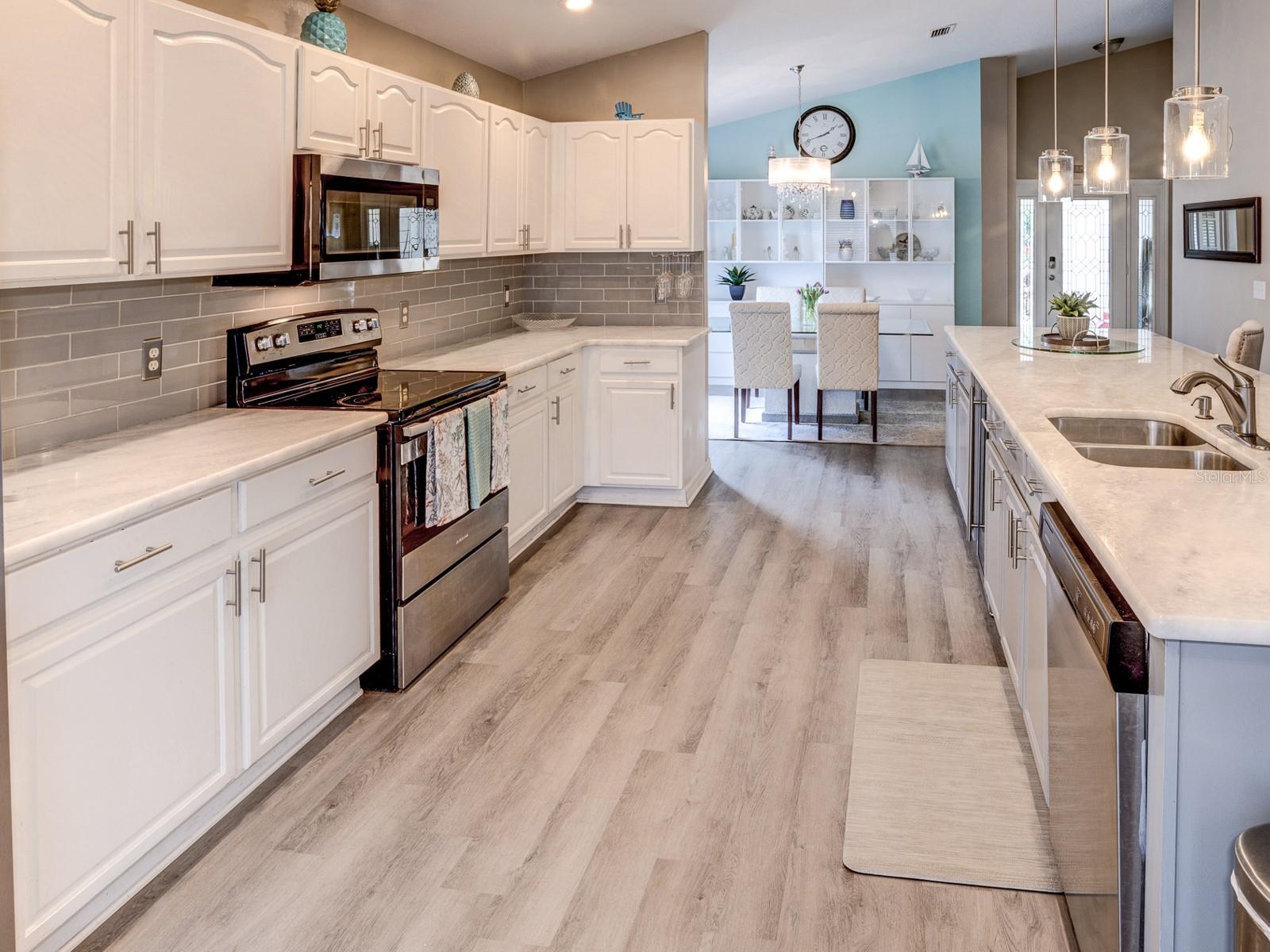 Image 10 of 54 For 731 Lake Clark Court