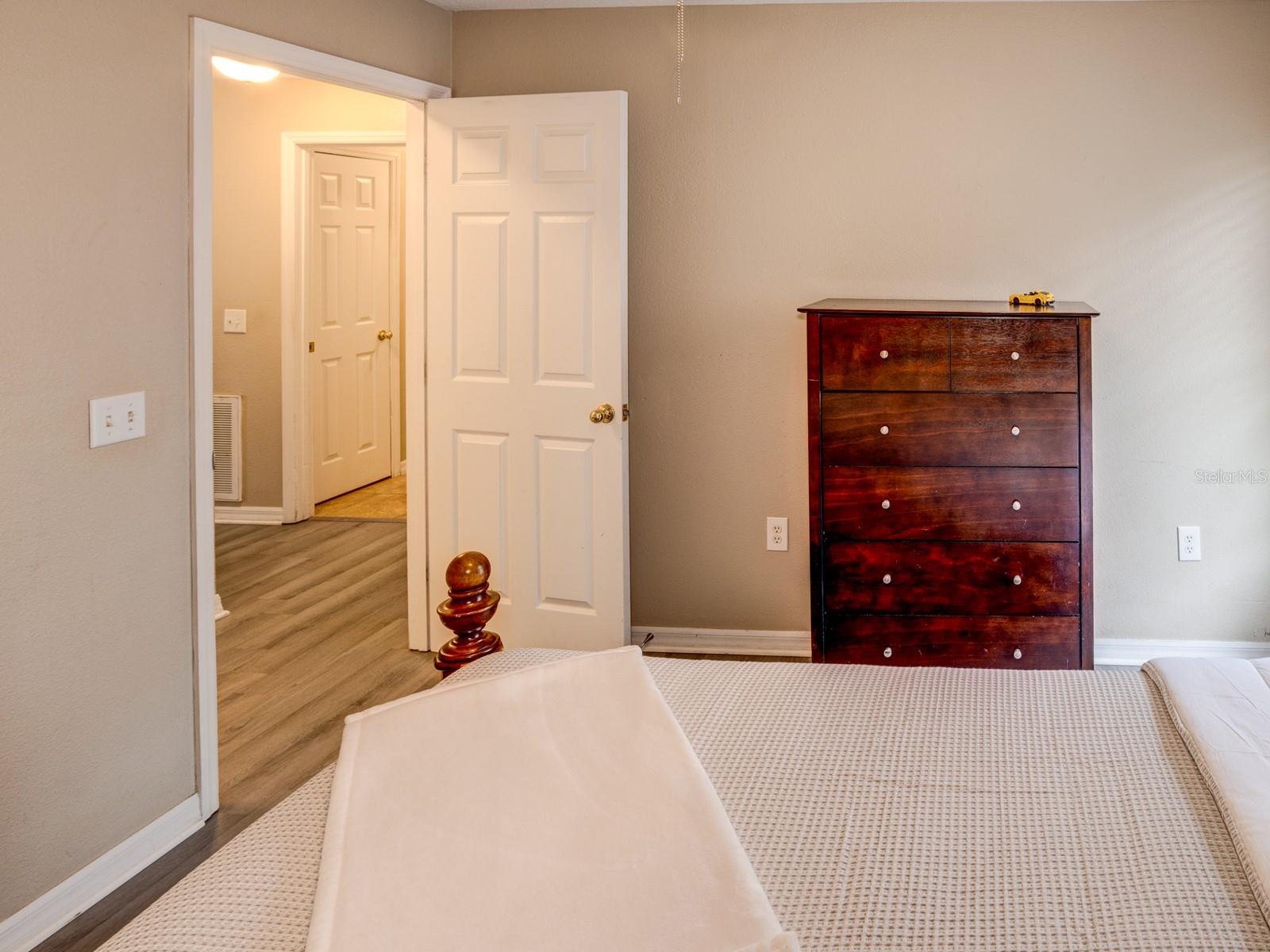 Image 20 of 54 For 731 Lake Clark Court