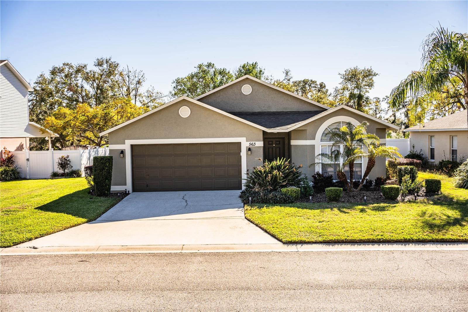 Details for 563 Emerald Cove Loop, LAKELAND, FL 33813