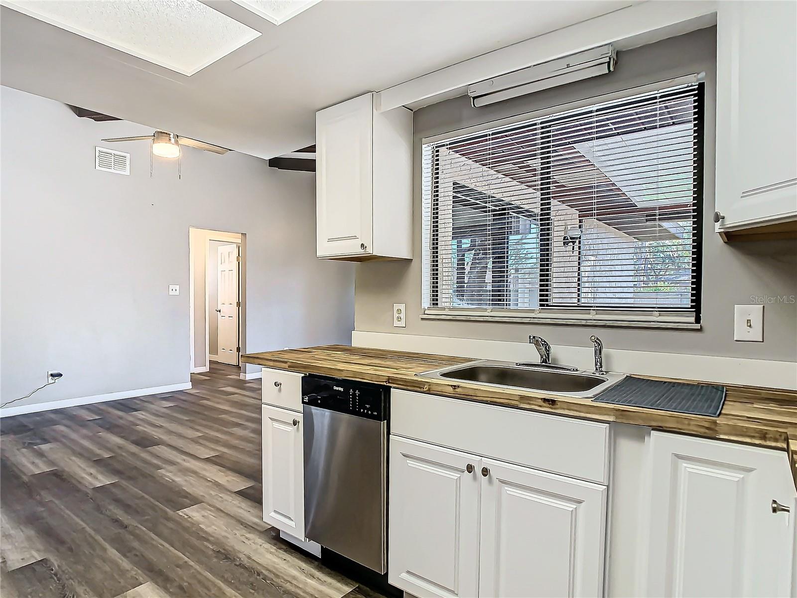 Image 19 of 56 For 7801 Rolling Grove Drive W