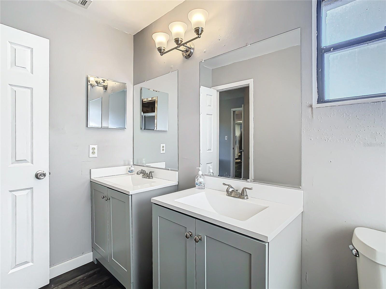 Image 31 of 56 For 7801 Rolling Grove Drive W