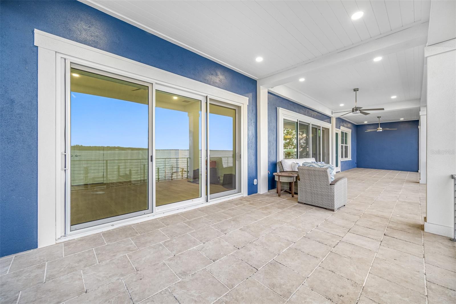 Listing photo id 67 for 7899 Causeway Boulevard N