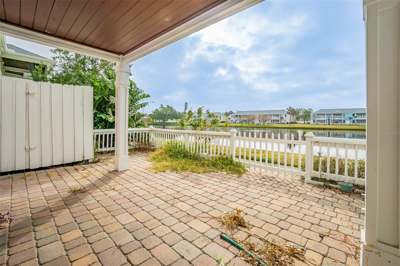 Listing photo id 13 for 190 Pompano Drive Se A