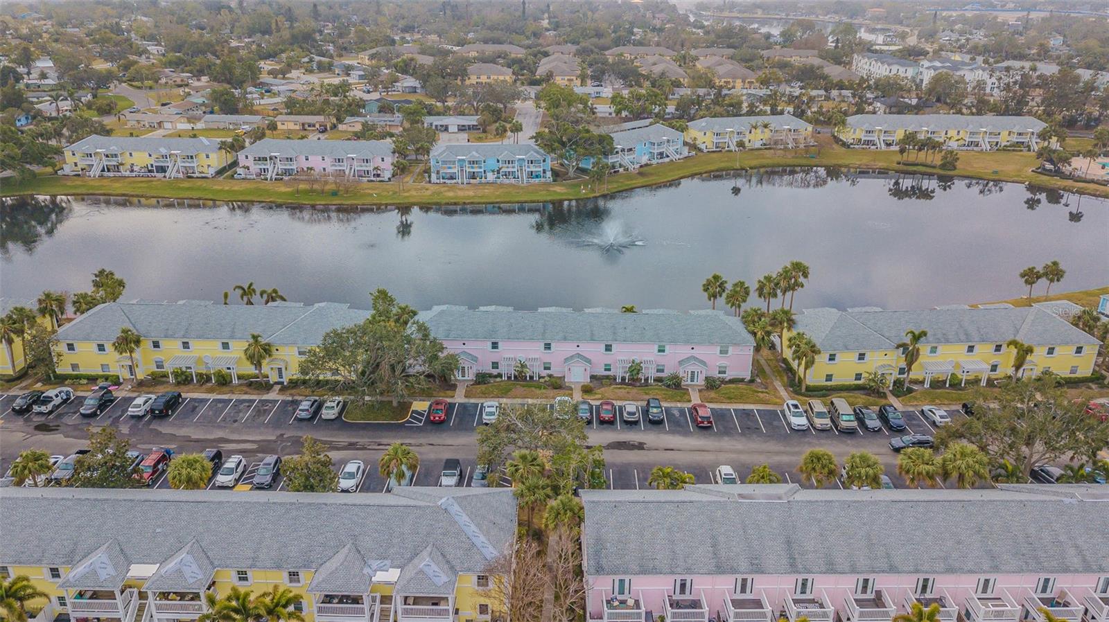 Listing photo id 1 for 190 Pompano Drive Se A