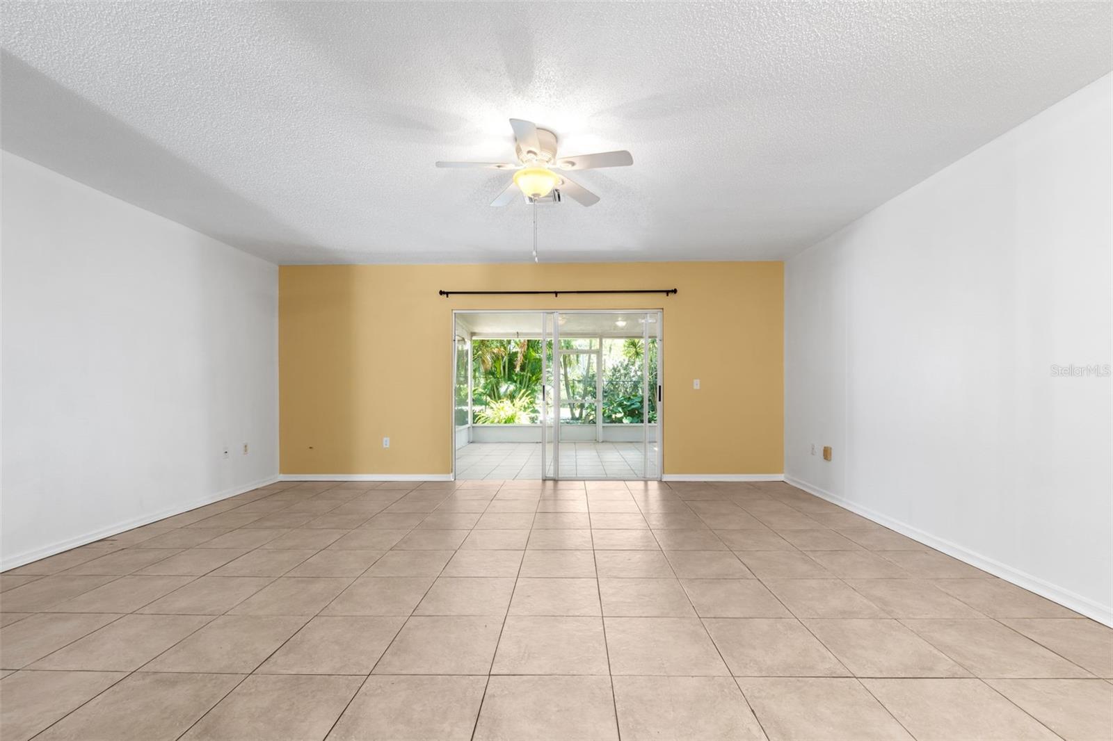 Image 13 of 42 For 2348 Isle Royale Court Se